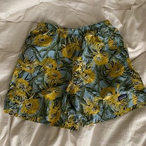 Women’s vintage print Patagonia shorts